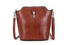 Load image into Gallery viewer, 9739- Clasp Bag