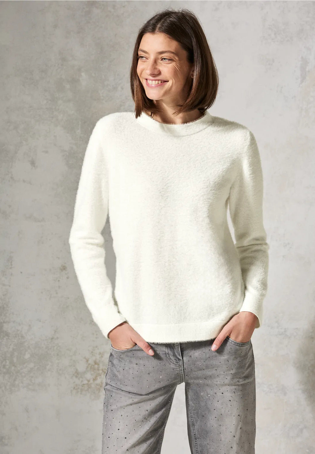 303033- Vanilla White Featheryarn Roundneck Jumper - Cecil