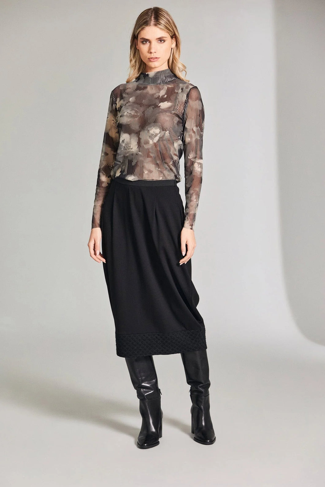 W24206- High Neck Mesh Print Top- Black/Sand- Peruzzi